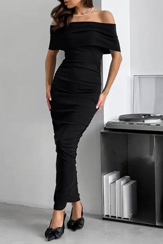 Well Tailored Dress with a Graceful Silhouette