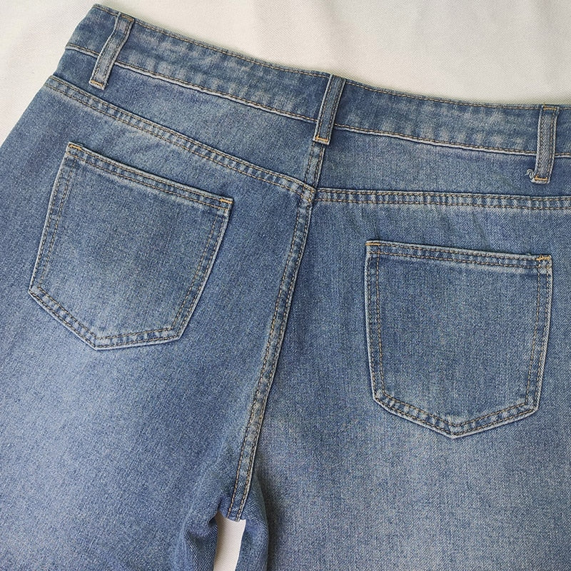Classic Vintage Trousers with a Flattering Fit