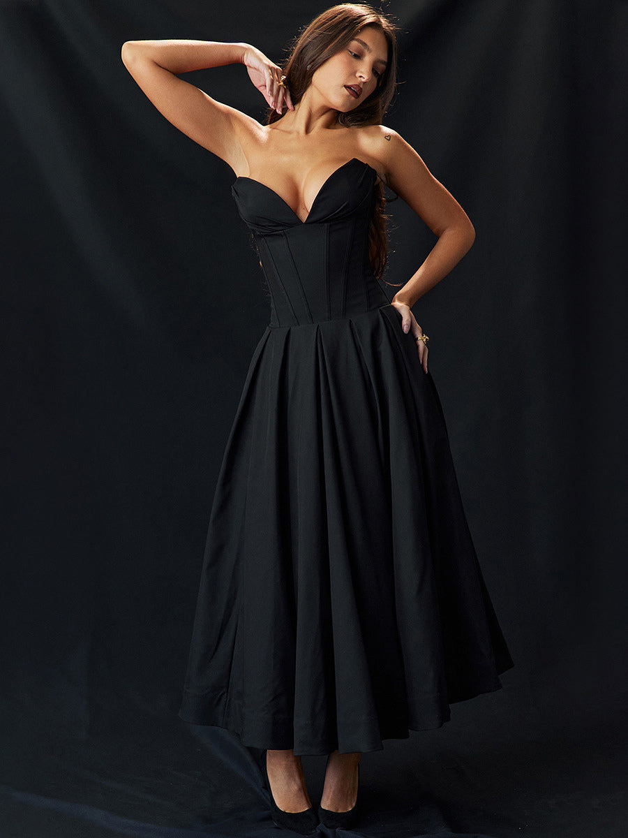 Well Tailored Dress with a Graceful Silhouette
