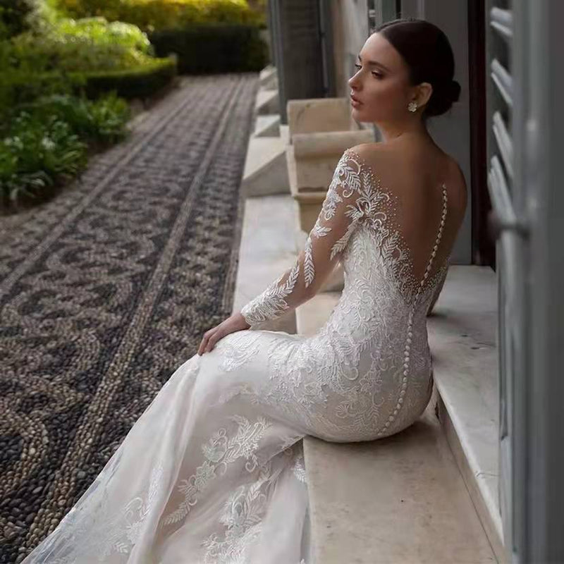 Beautifully Crafted Dress in a Classic Style