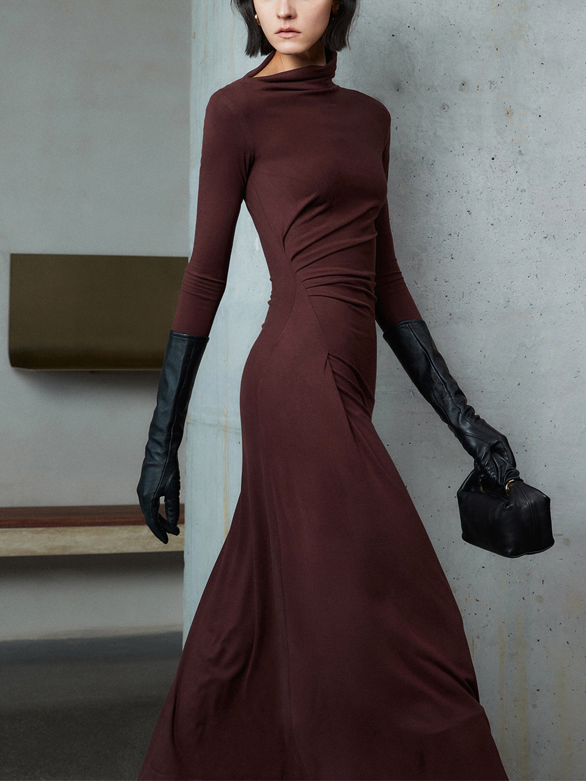 Well Tailored Dress with a Graceful Silhouette
