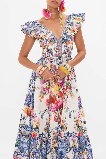 Well Tailored Dress with a Graceful Silhouette