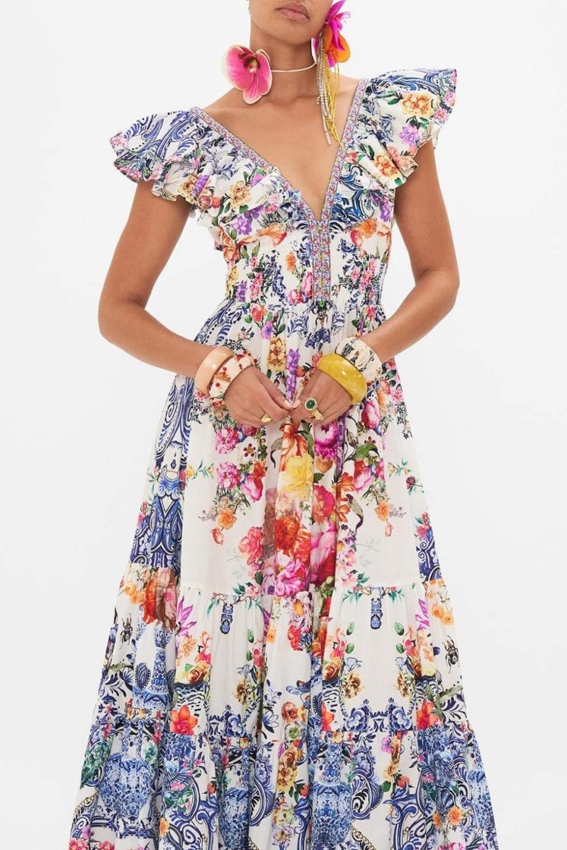 Well Tailored Dress with a Graceful Silhouette