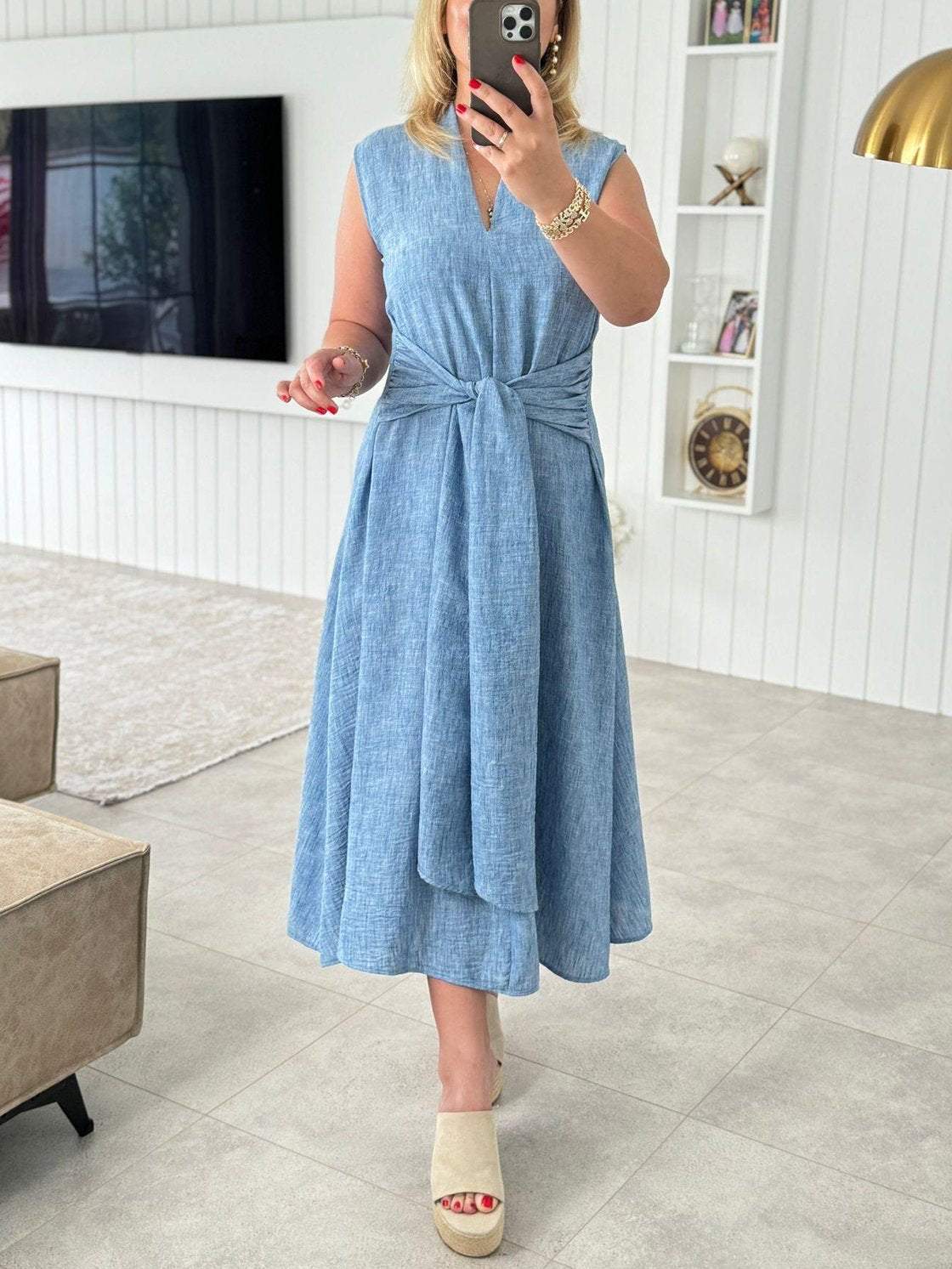 Gracefully Styled Dress for Any Occasion