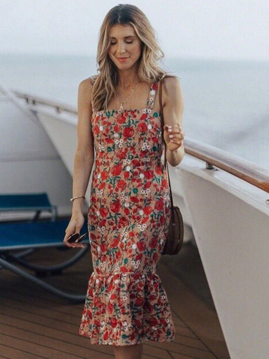 Gracefully Styled Dress for Any Occasion