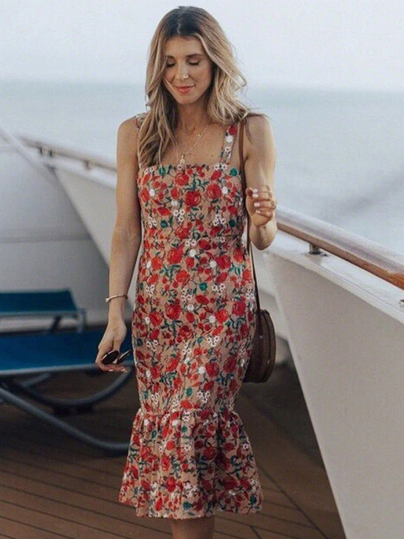 Gracefully Styled Dress for Any Occasion