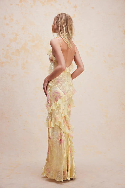 Gracefully Styled Dress for Any Occasion