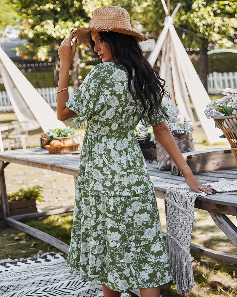 Sophisticated Dress with a Clean Classic Look