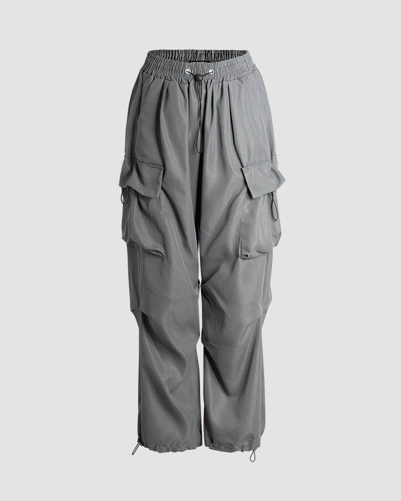 Effortlessly Elegant Pants with a Timeless Design