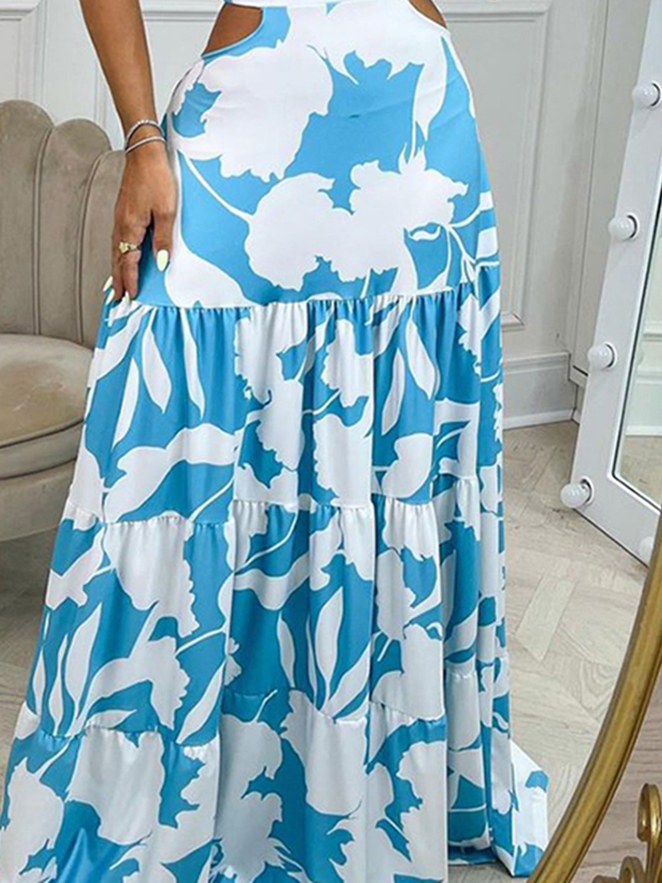Classic Vintage Dress with a Flattering Fit
