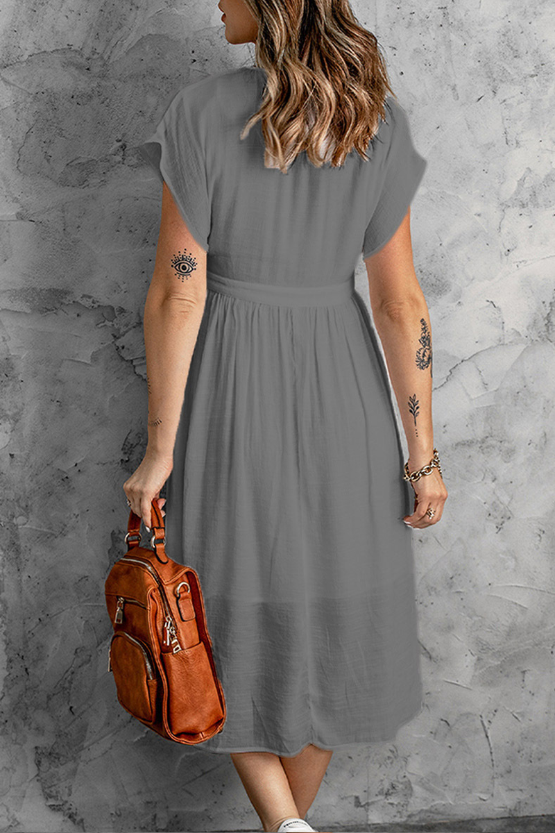 Beautifully Finished Dress in a Timeless Design