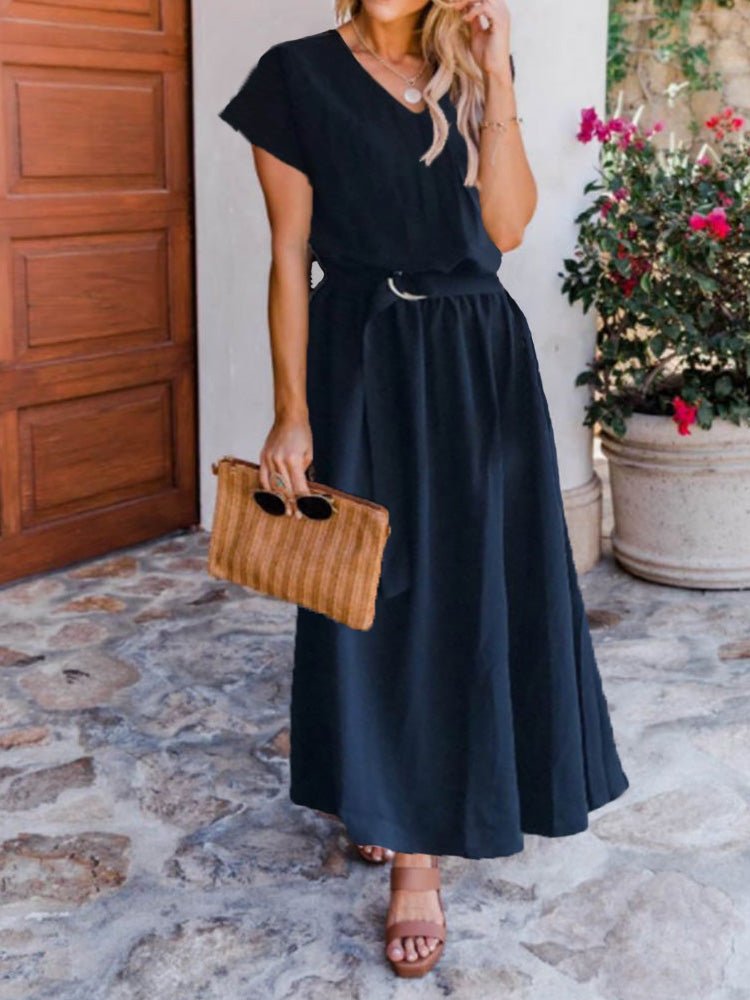 Effortlessly Elegant Dress with a Timeless Design