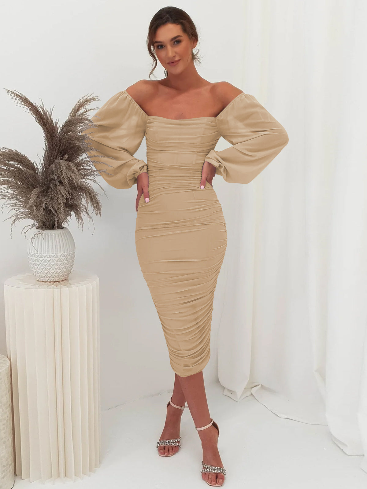 Effortlessly Elegant Dress with a Timeless Design