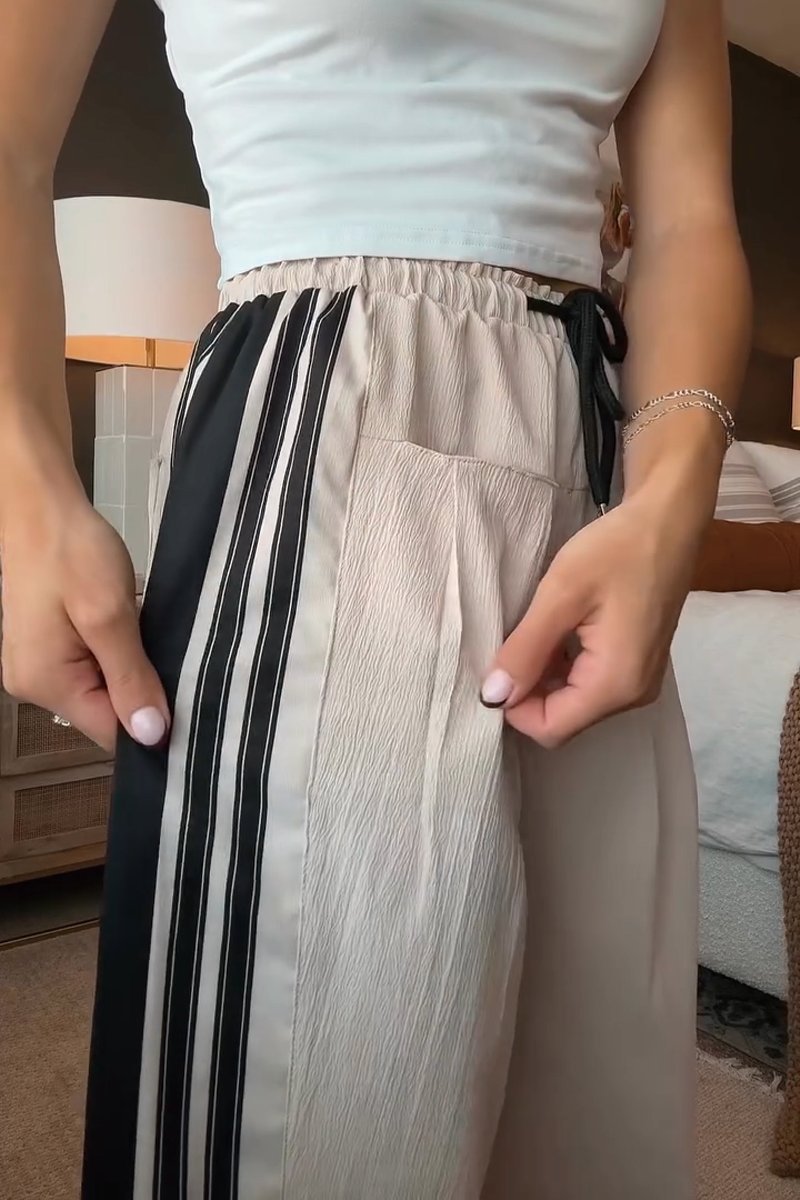 Well Tailored Pants with a Graceful Silhouette