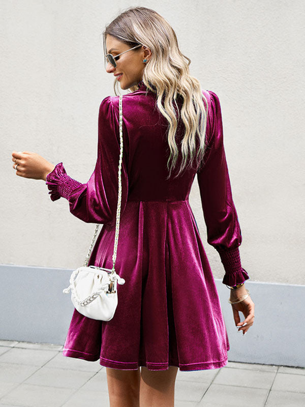 Classic Vintage Dress with a Flattering Fit