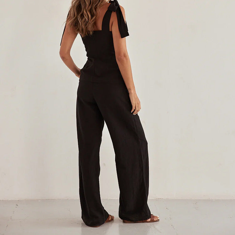 Effortlessly Elegant Pants with a Timeless Design