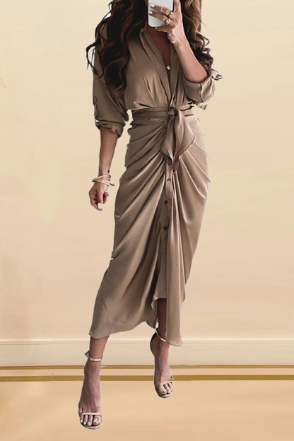 Well Tailored Dress with a Graceful Silhouette