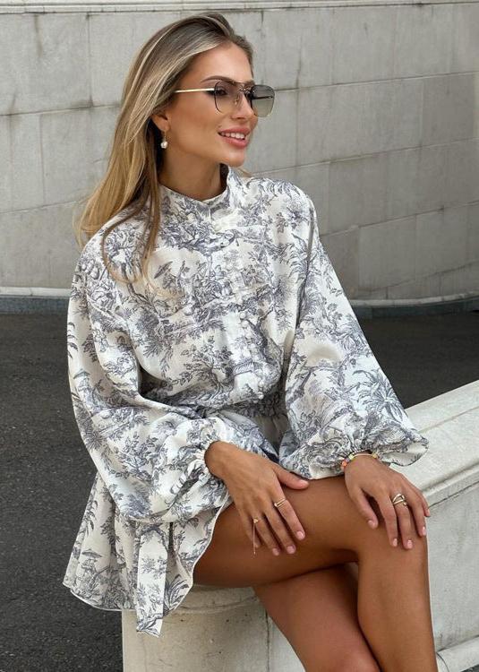 Classic Vintage Dress with a Flattering Fit