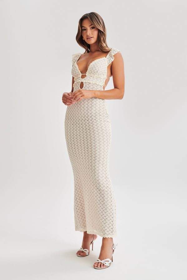 Gracefully Styled Dress for Any Occasion