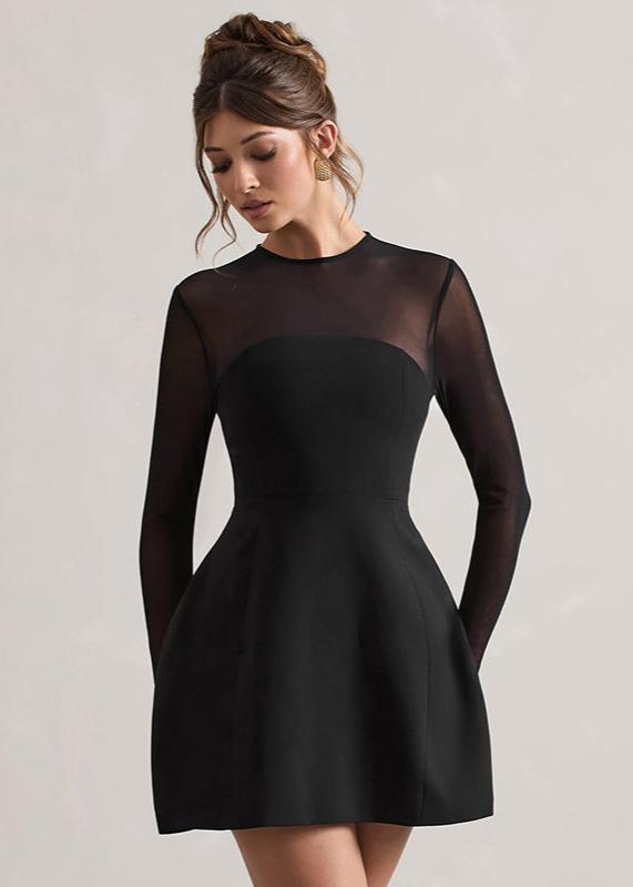 Well Tailored Dress with a Graceful Silhouette