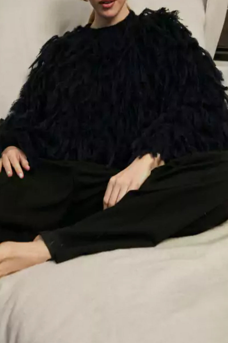Well Tailored Sweater with a Graceful Silhouette