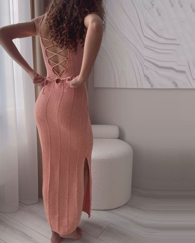 Beautifully Finished Dress in a Timeless Design