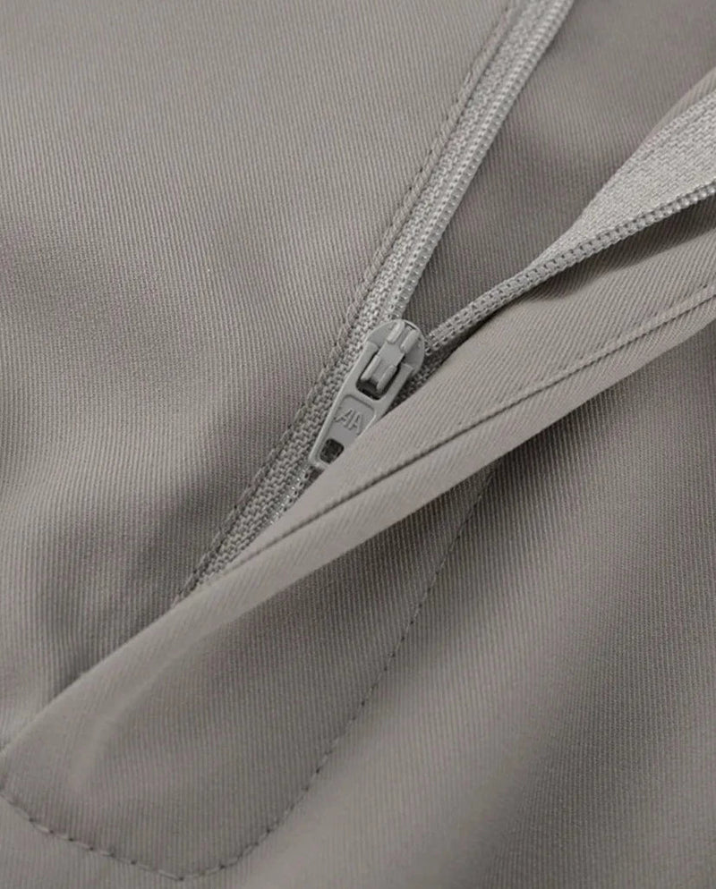 Effortlessly Elegant Pants with a Timeless Design