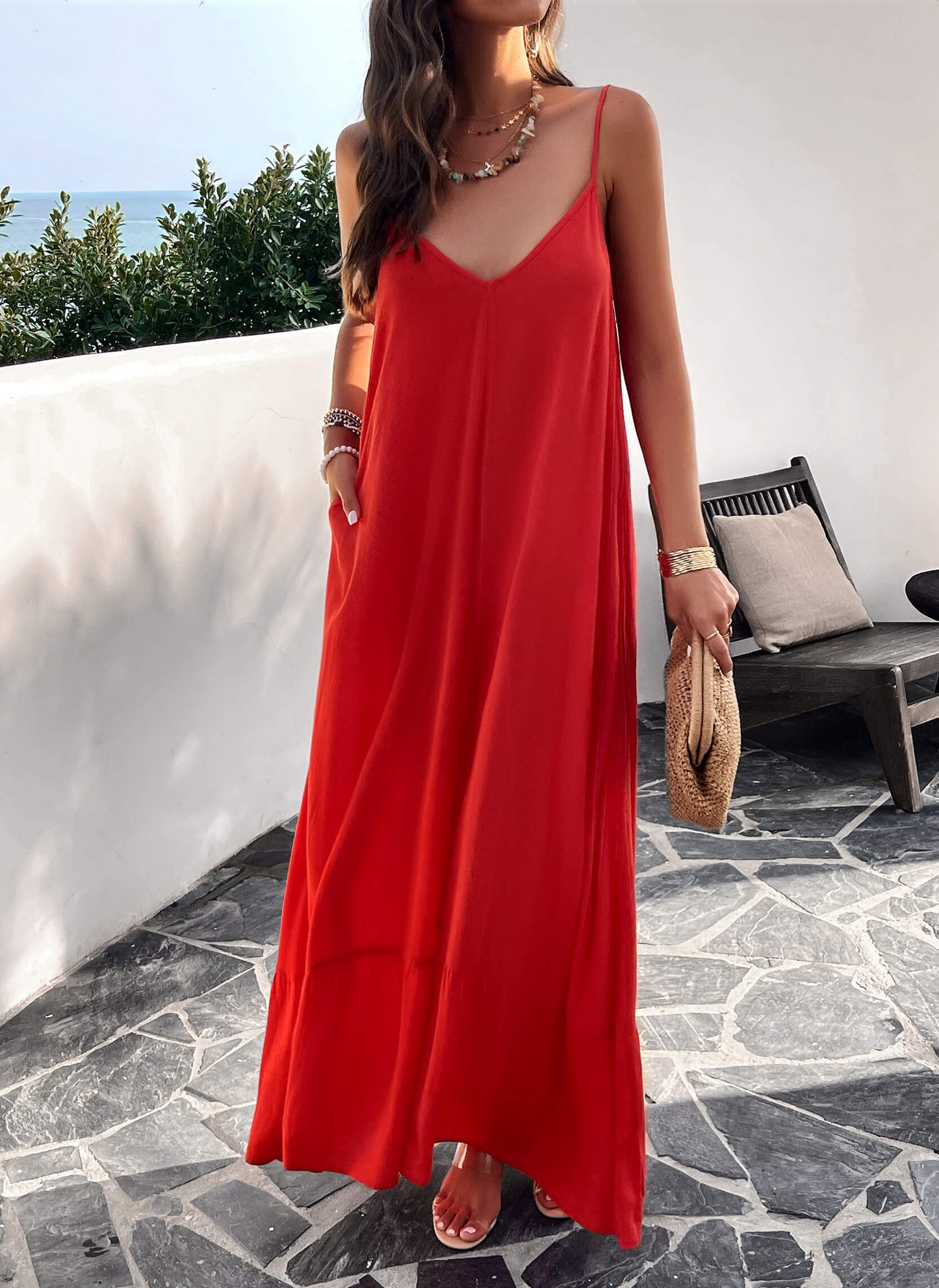 Beautifully Finished Dress in a Timeless Design