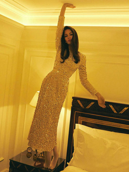 Well Tailored Dress with a Graceful Silhouette