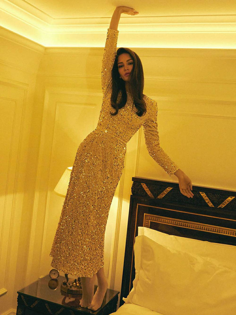 Well Tailored Dress with a Graceful Silhouette