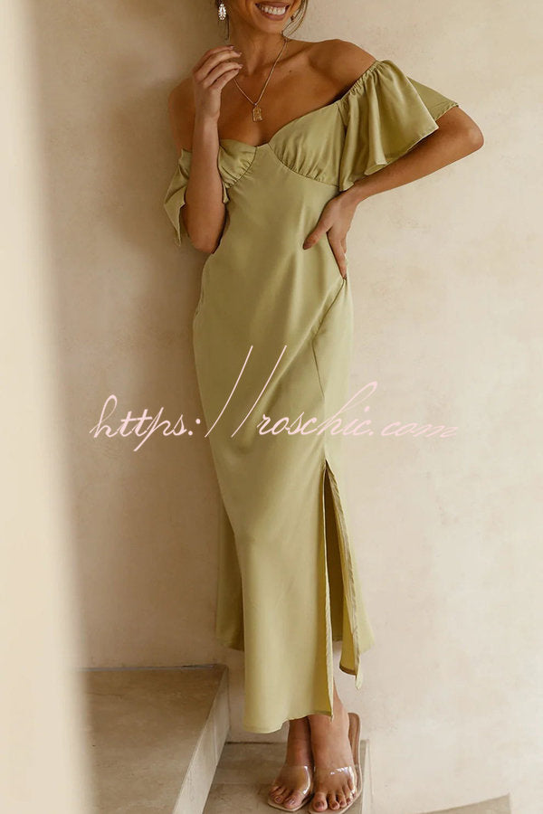 Sophisticated Dress with a Clean Classic Look