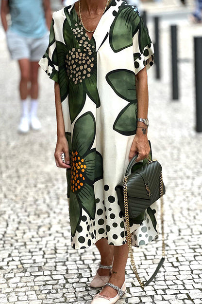 Classic Vintage Dress with a Flattering Fit