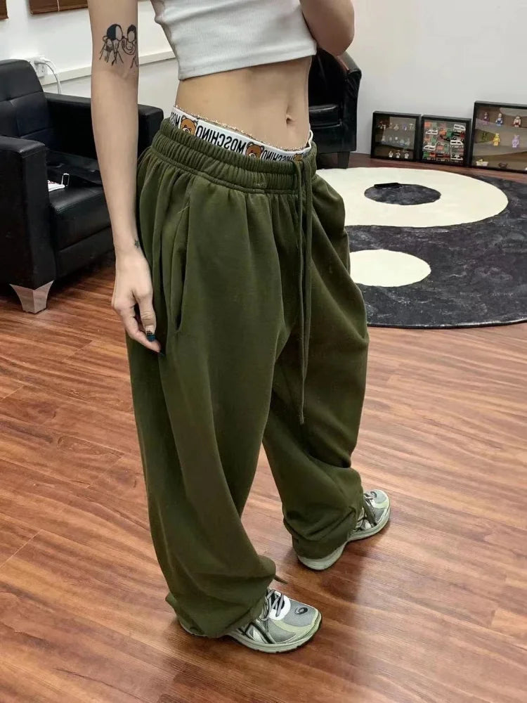 Elegantly Styled Pants for Everyday Wear