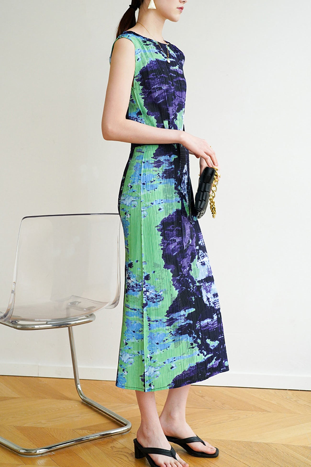 Classic Vintage Dress with a Flattering Fit