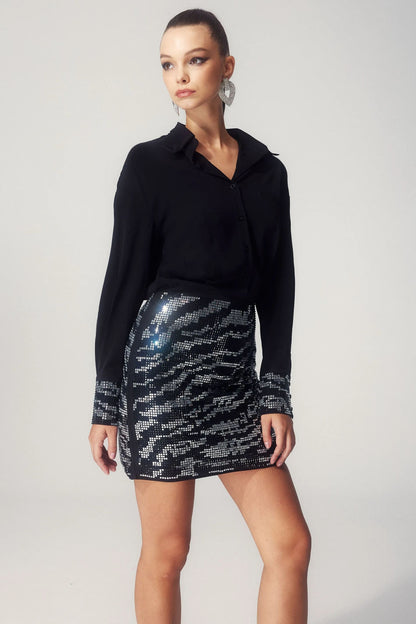 Sophisticated Blouse with a Clean Classic Look