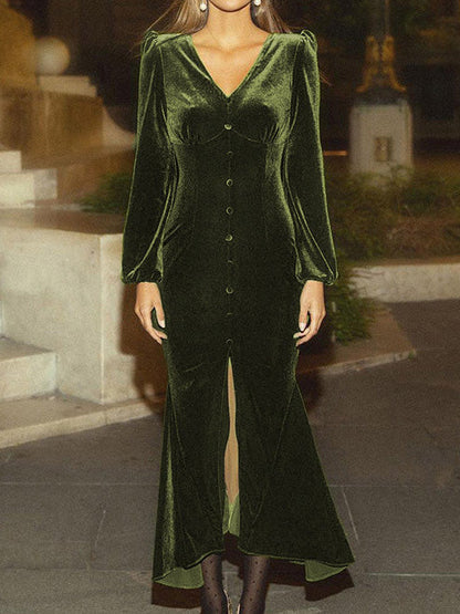 Beautifully Crafted Dress in a Classic Style