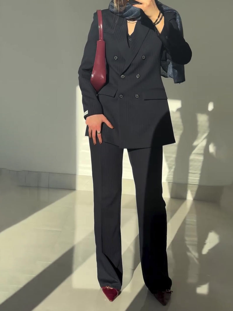 Beautifully Finished Pants in a Timeless Design
