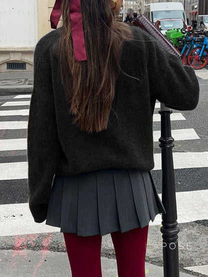 Effortlessly Elegant Sweater with a Timeless Design