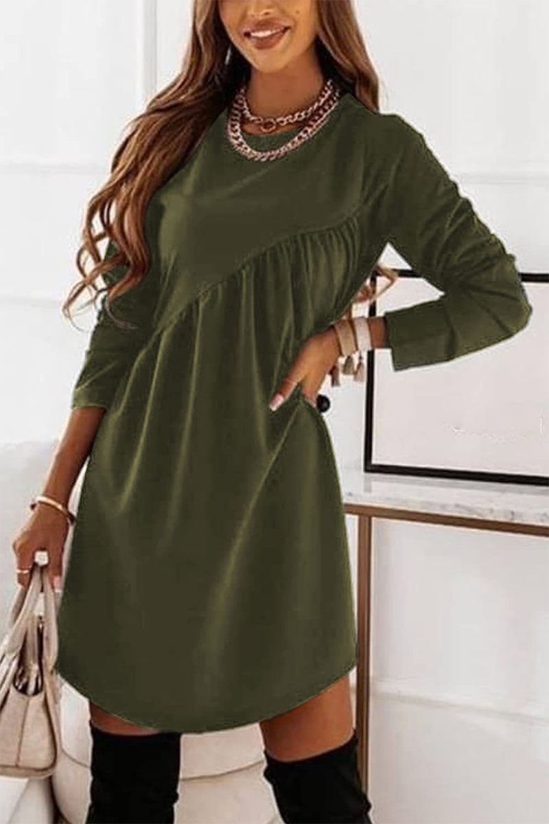 Classic Vintage Dress with a Flattering Fit