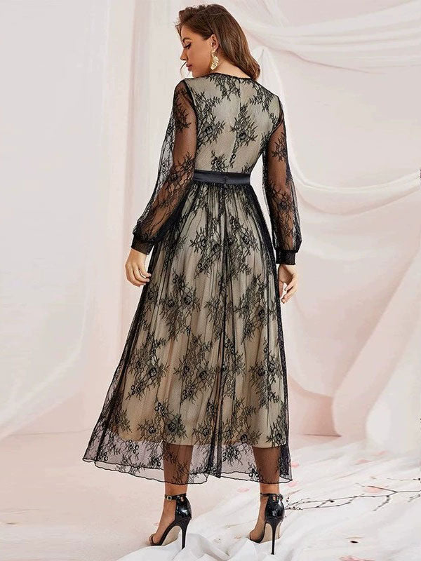 Classic Vintage Dress with a Flattering Fit