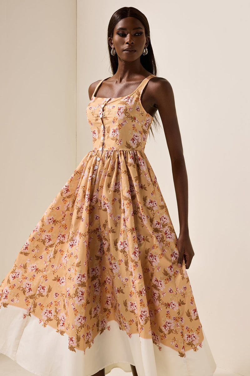 Gracefully Styled Dress for Any Occasion