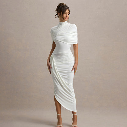 Well Tailored Dress with a Graceful Silhouette