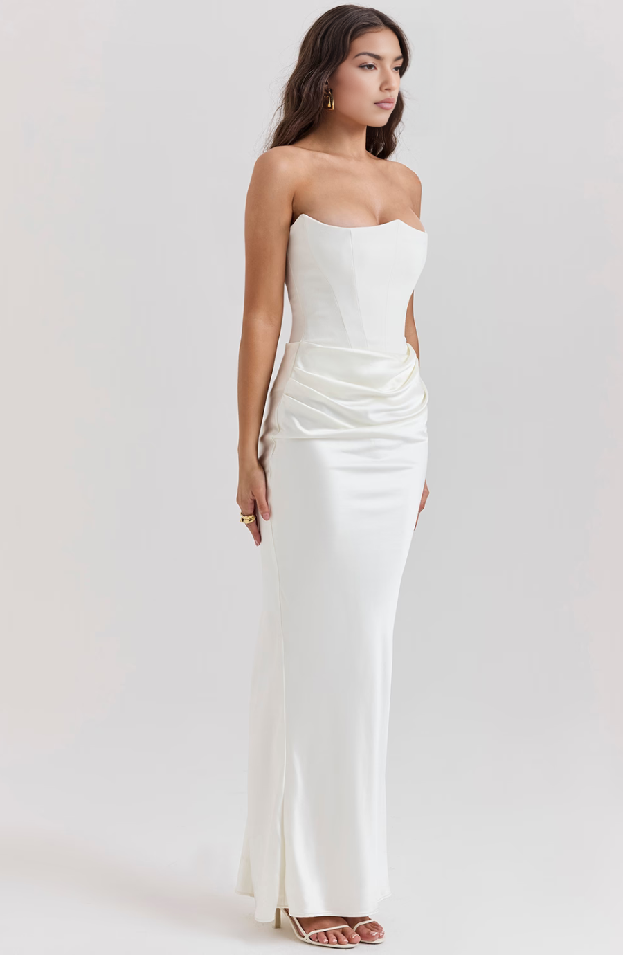 Gracefully Styled Dress for Any Occasion