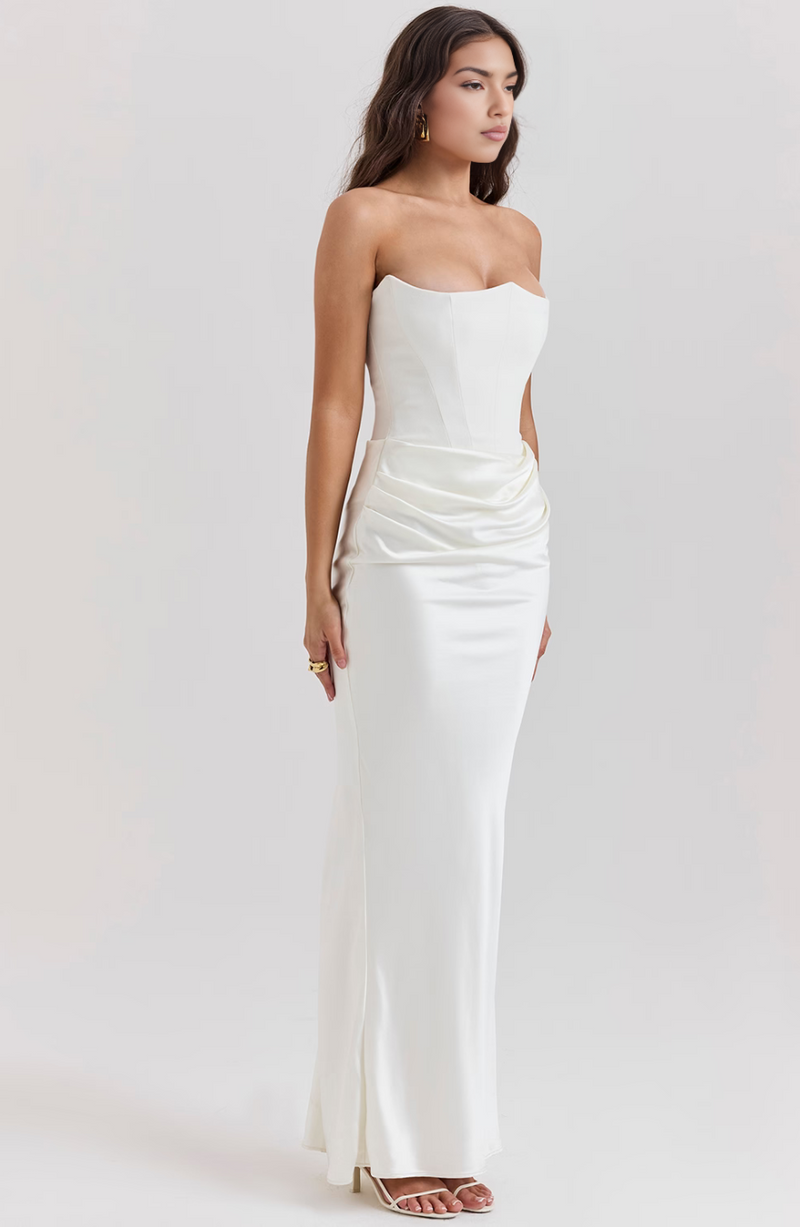 Gracefully Styled Dress for Any Occasion