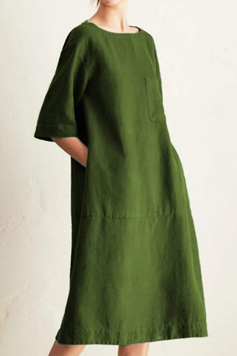 Classic Vintage Dress with a Flattering Fit