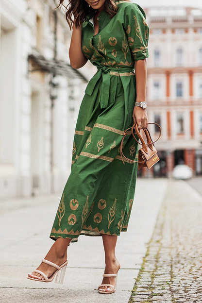 Effortlessly Elegant Dress with a Timeless Design