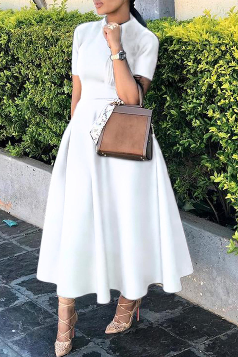 Effortlessly Elegant Dress with a Timeless Design