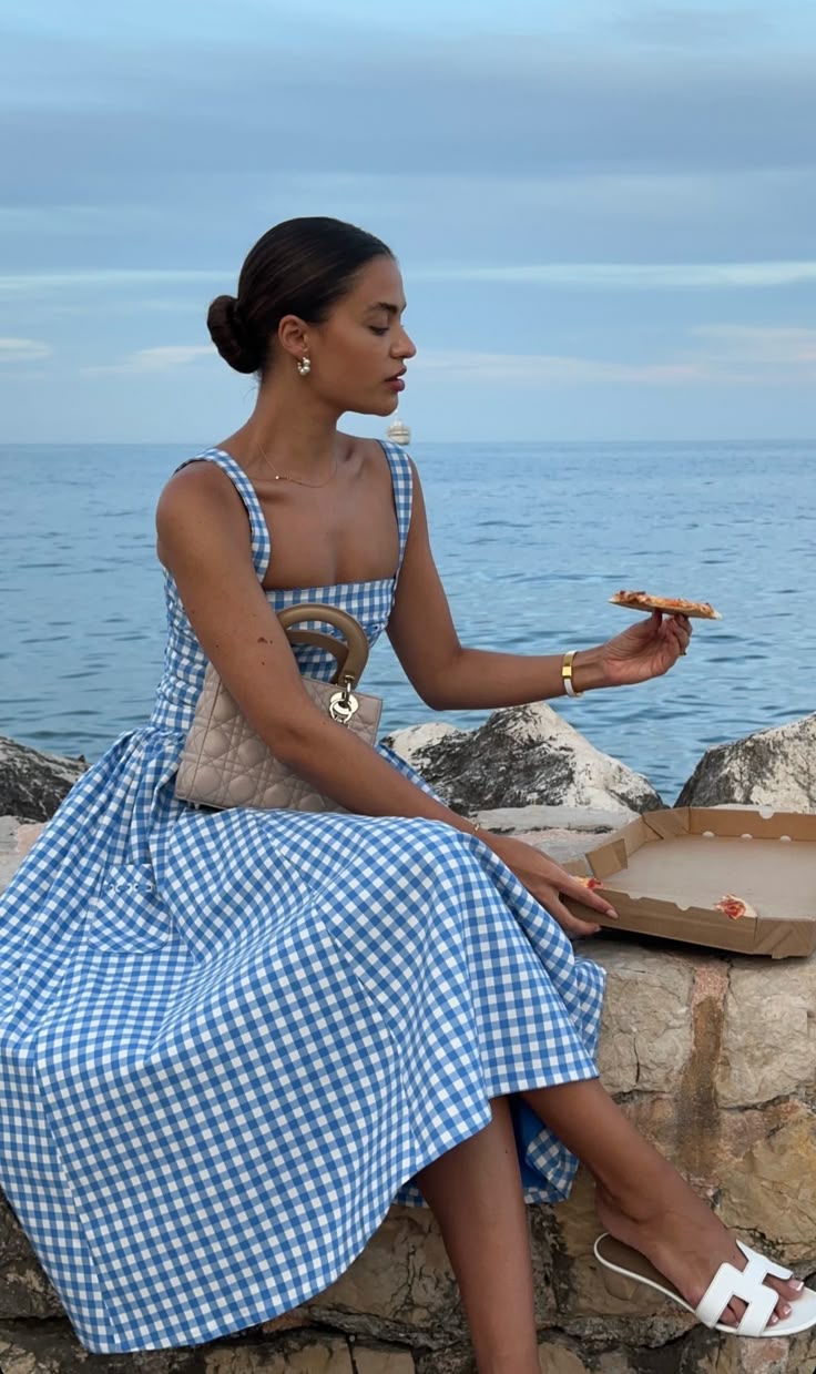 Sophisticated Dress with a Clean Classic Look