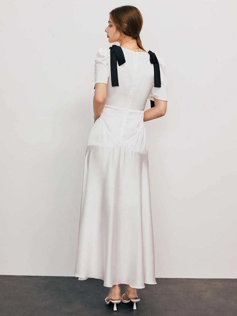Well Tailored Dress with a Graceful Silhouette