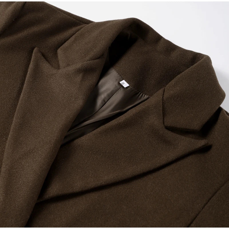 Effortlessly Elegant Coat with a Timeless Design
